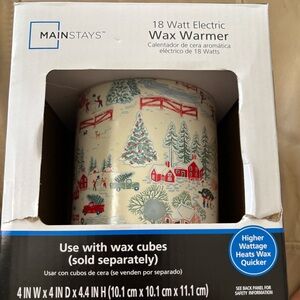 Mainstays Holiday 18 watt Wax Warmer with Red and Green Accents. New in box.